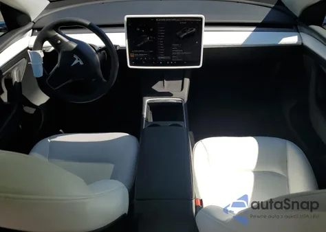 2024 Tesla Model Y z USA, uszkodzony, nr VIN 7SAYGDED7RF212493